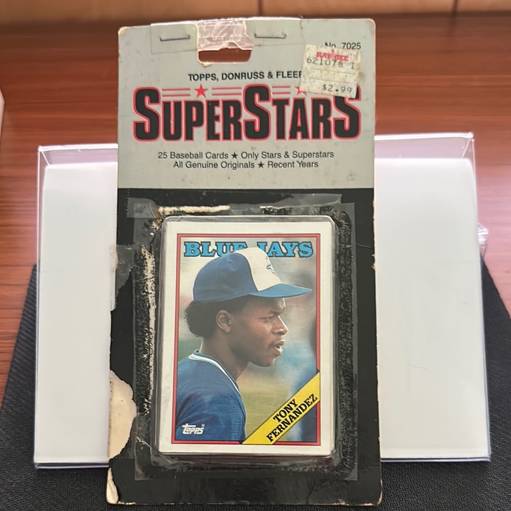 Topps SuperStars Blue and White Baseball Card Pack